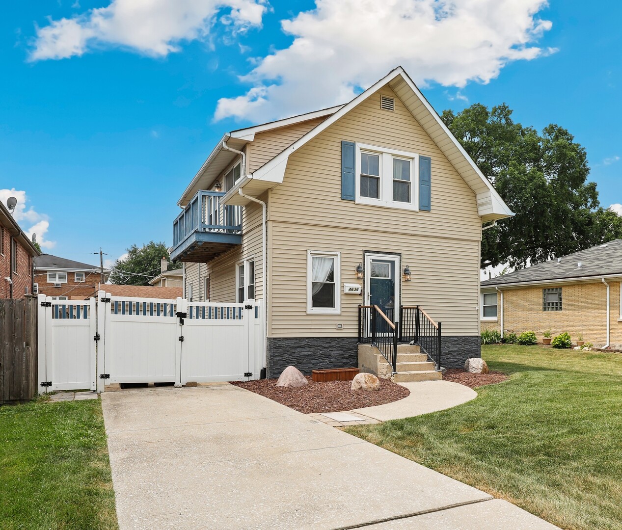 4636 Custer Avenue Property Photo 1