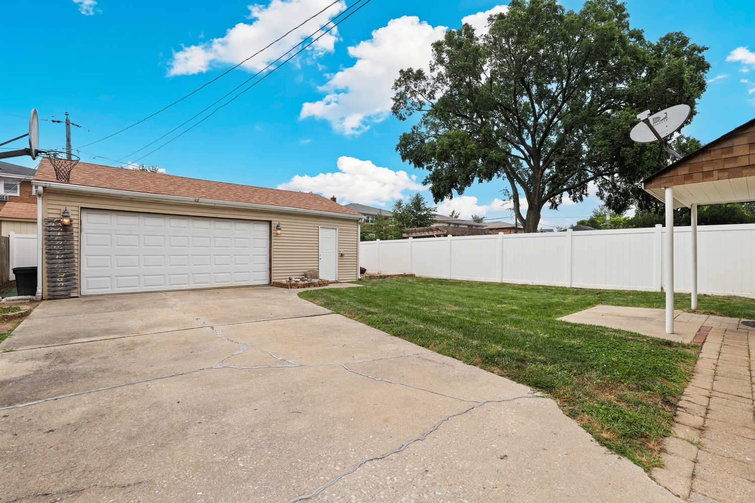 4636 Custer Avenue Property Photo 22
