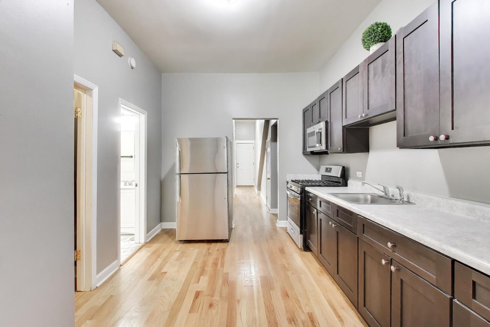 6524 S Eberhart Avenue Property Photo 12