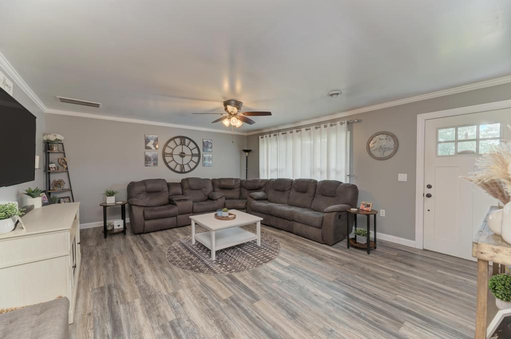 250 Kern Street Property Photo 4
