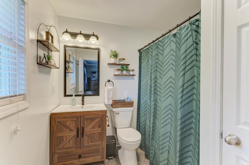 250 Kern Street Property Photo 14