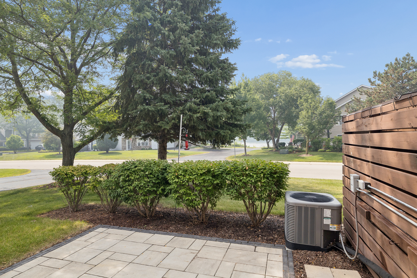 13962 S Cambridge Circle Property Photo 4