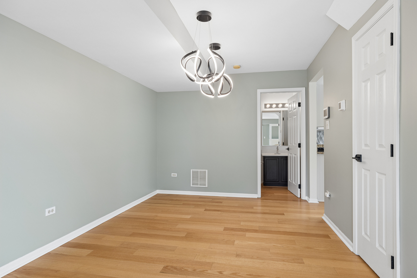 13962 S Cambridge Circle Property Photo 8