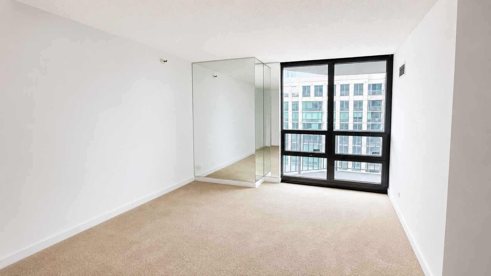 10 E Ontario Street 4007 Property Photo 8