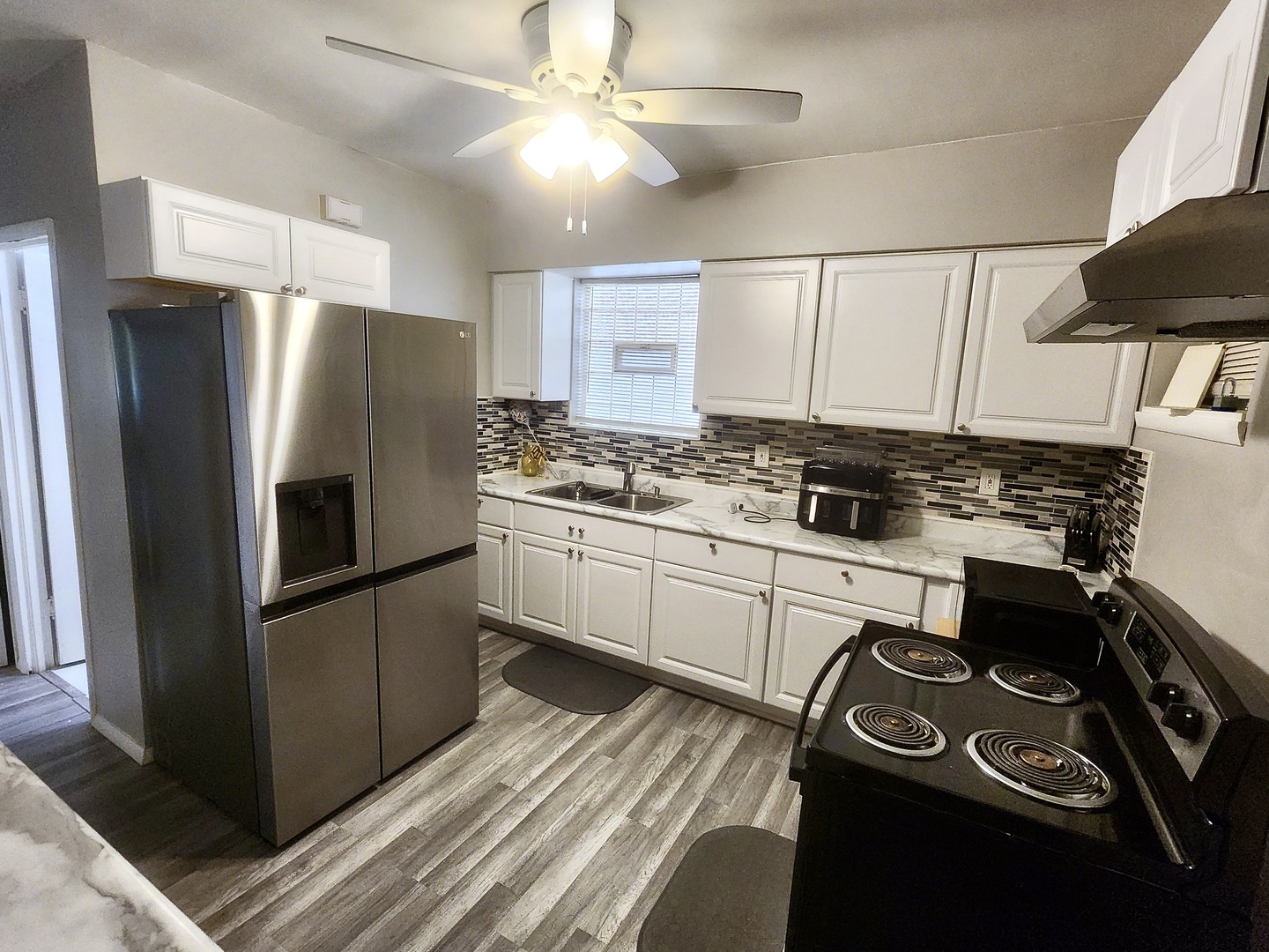 8438 S Morgan Street Property Photo 2