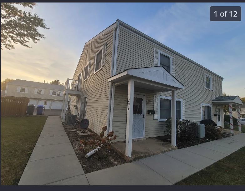 189 Robert Court C Property Photo 2