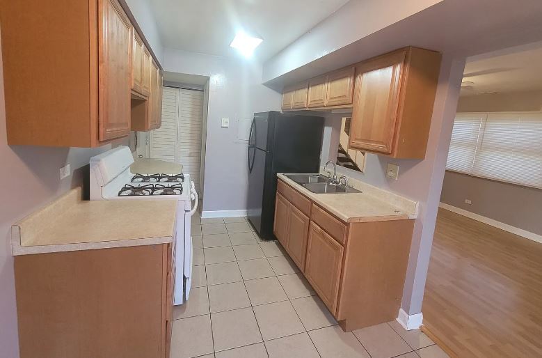 189 Robert Court C Property Photo 3