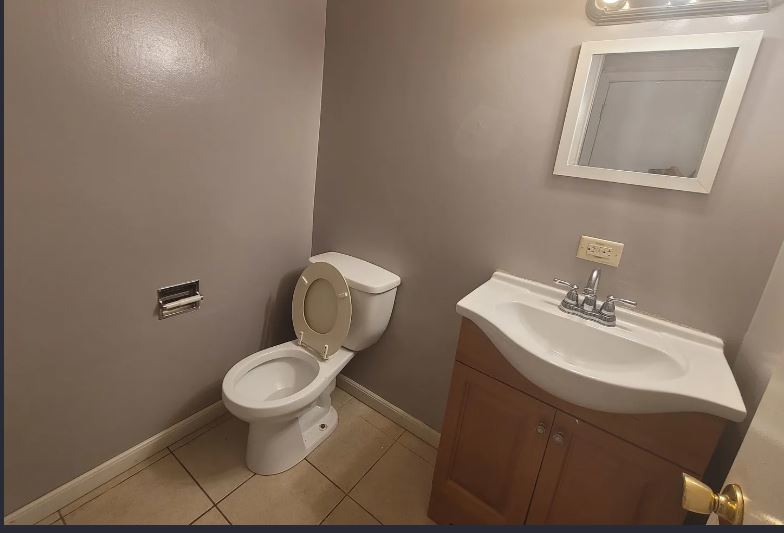 189 Robert Court C Property Photo 6