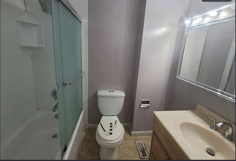 189 Robert Court C Property Photo 7