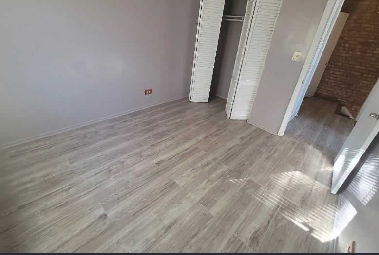 189 Robert Court C Property Photo 8
