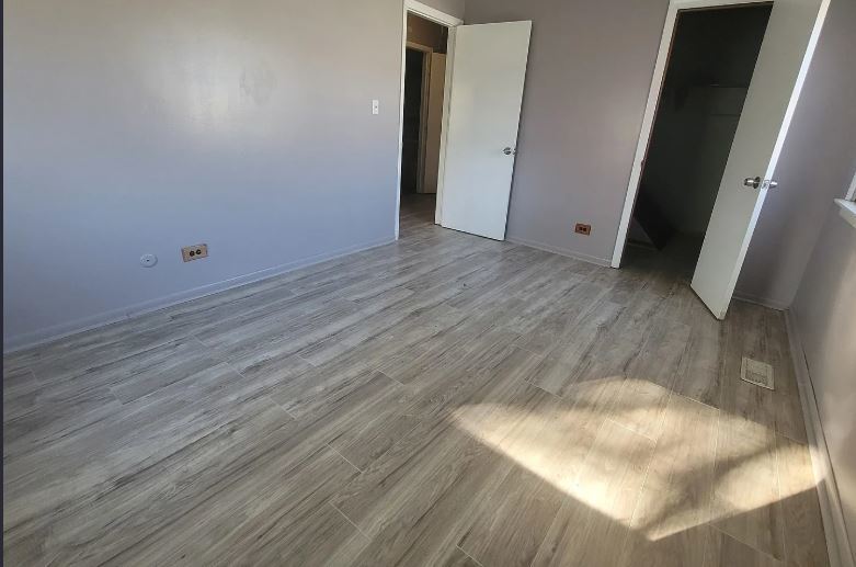 189 Robert Court C Property Photo 9
