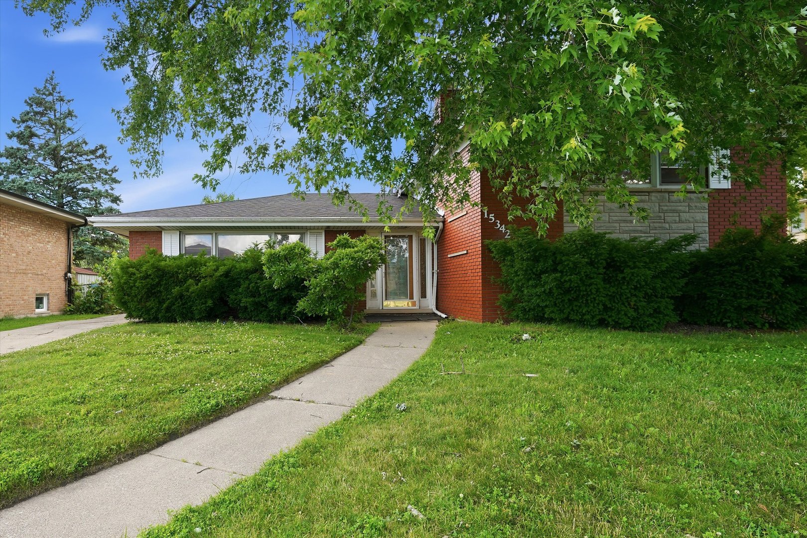 15342 Dobson Avenue Property Photo 3