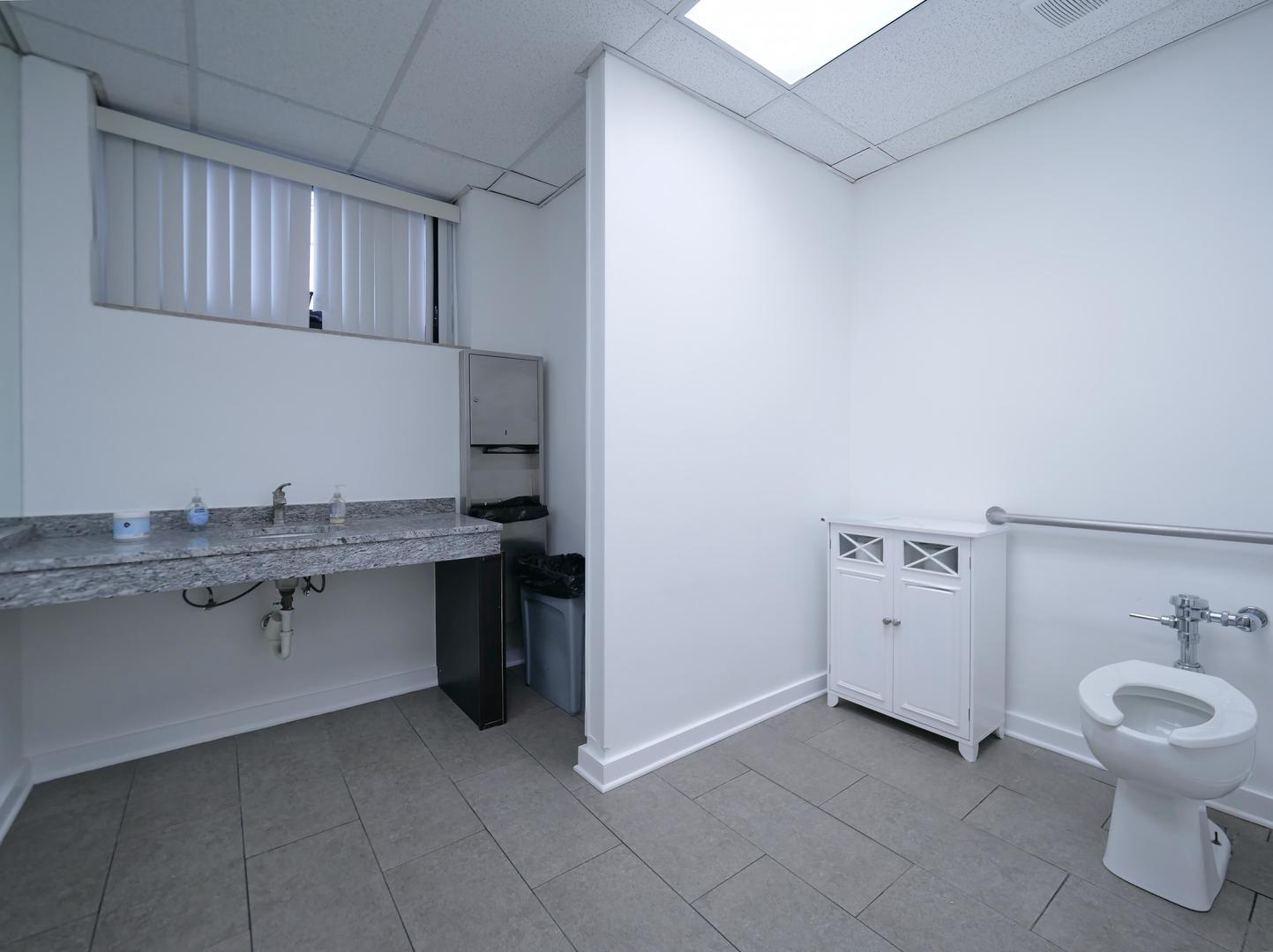 7300 N Cicero Avenue Property Photo 23