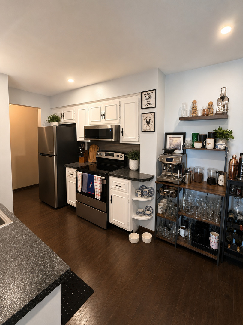 1302 E Washington Street B1 Property Photo 6