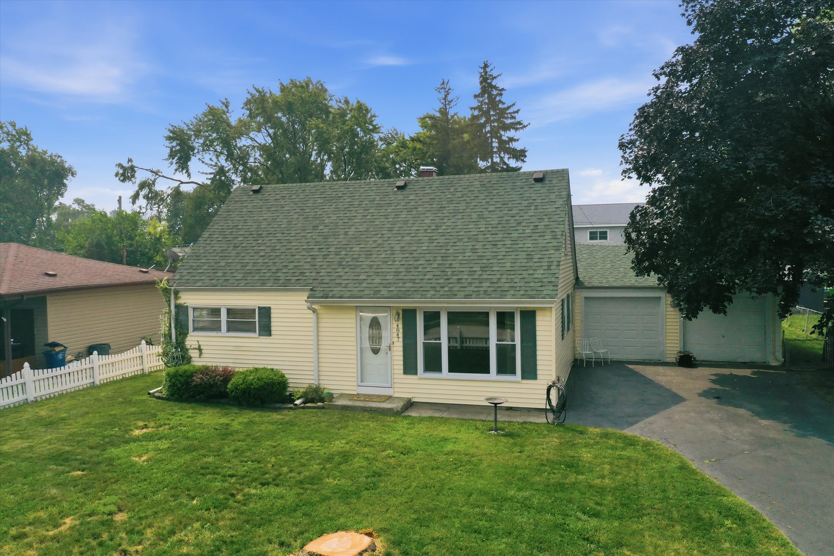 4847 W 84th Place Property Photo 2