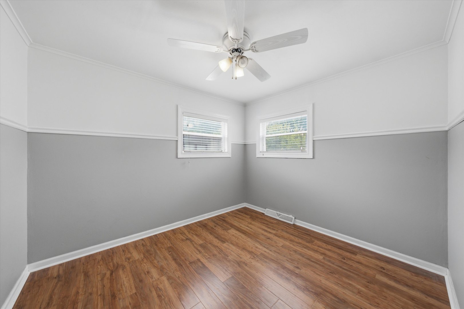 4847 W 84th Place Property Photo 12