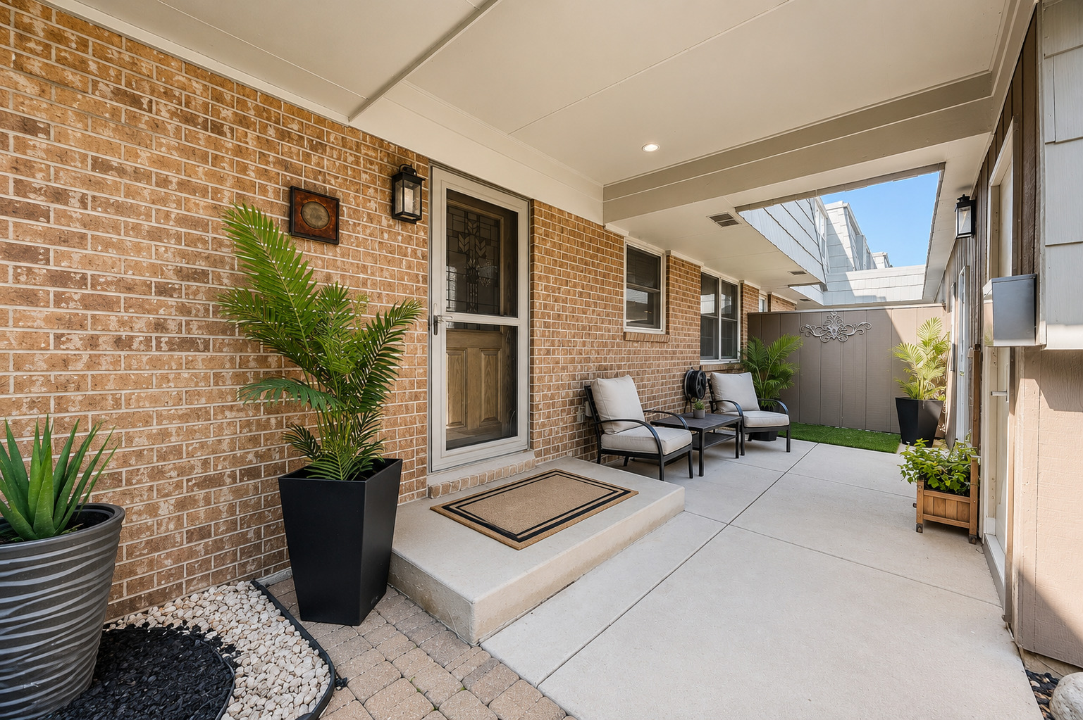 660 Versailles Circle E Property Photo 2