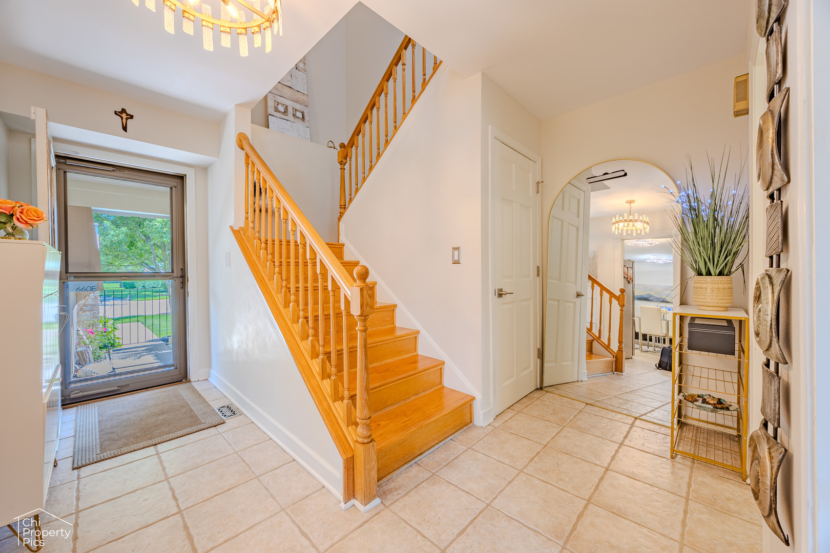 660 Versailles Circle E Property Photo 3
