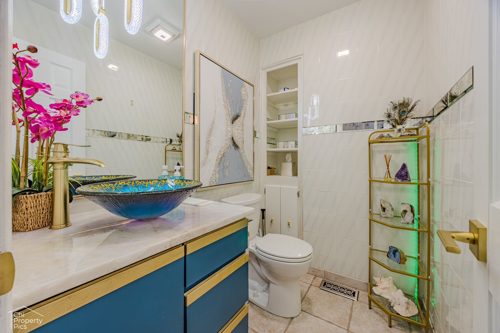 660 Versailles Circle E Property Photo 9