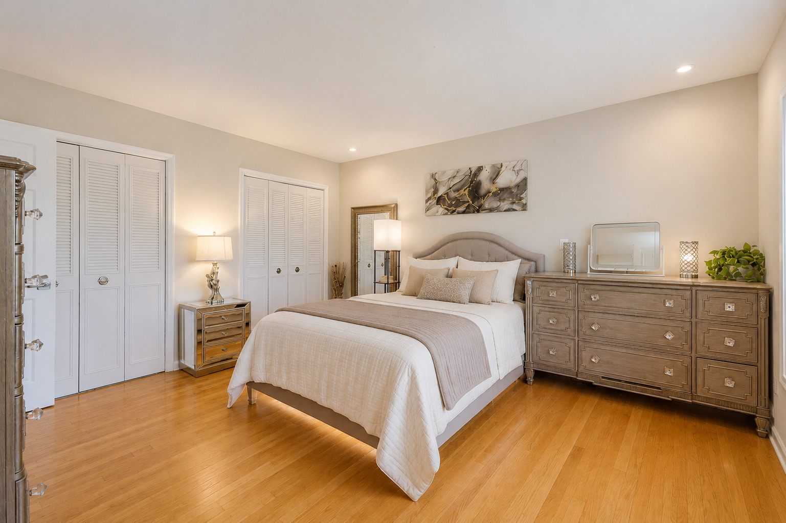 660 Versailles Circle E Property Photo 10