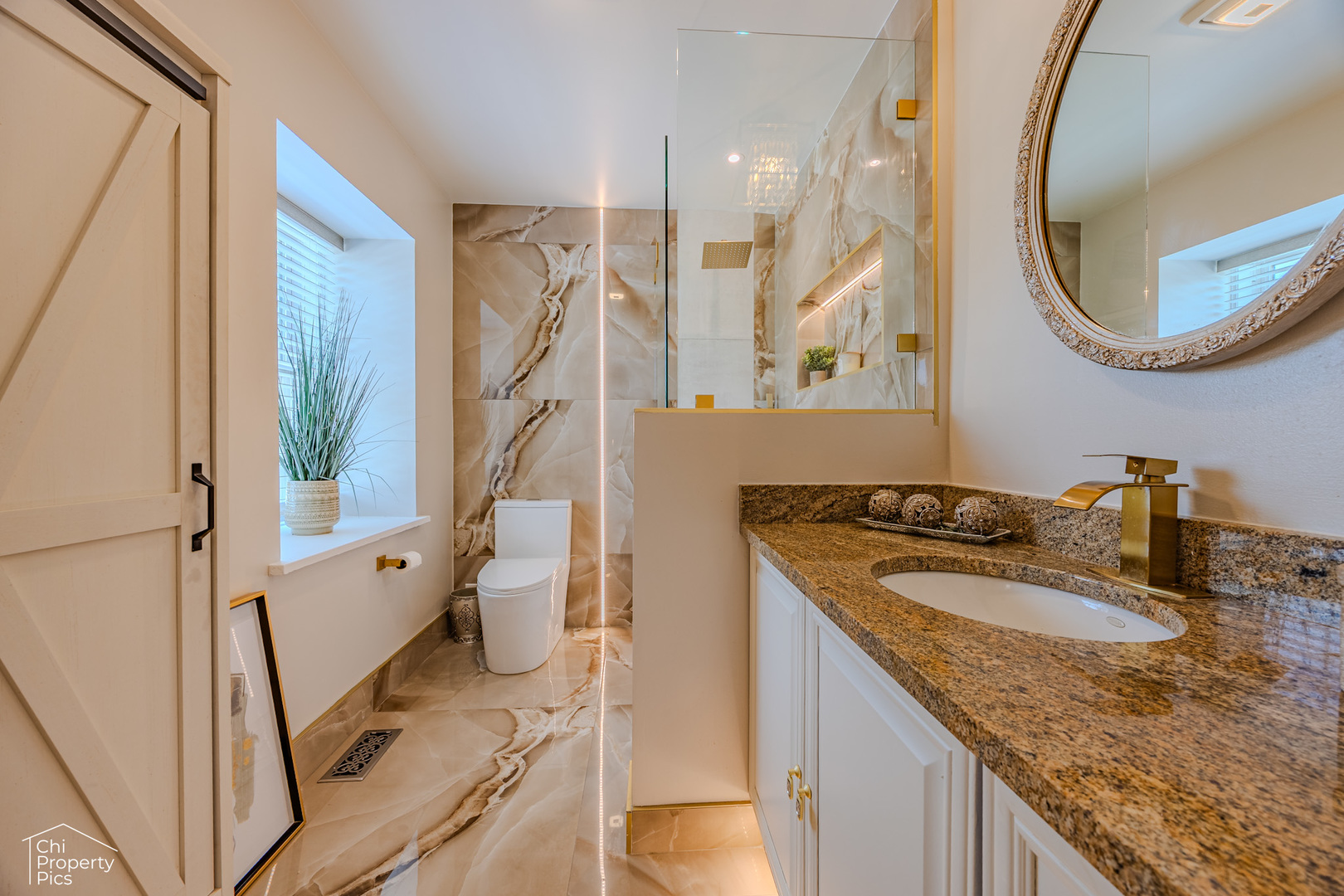 660 Versailles Circle E Property Photo 12
