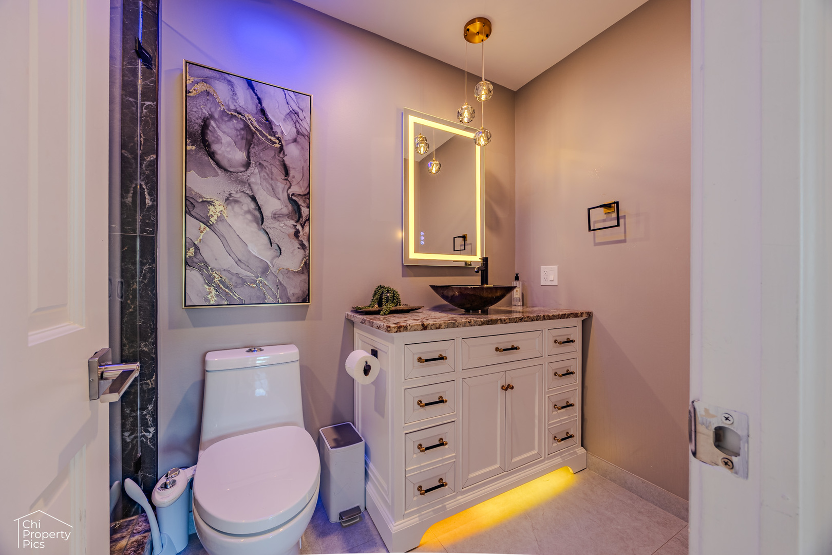 660 Versailles Circle E Property Photo 17