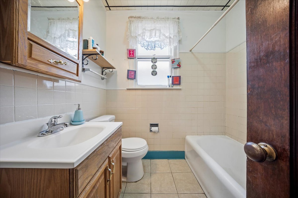 1637 S 10th Avenue Property Photo 12