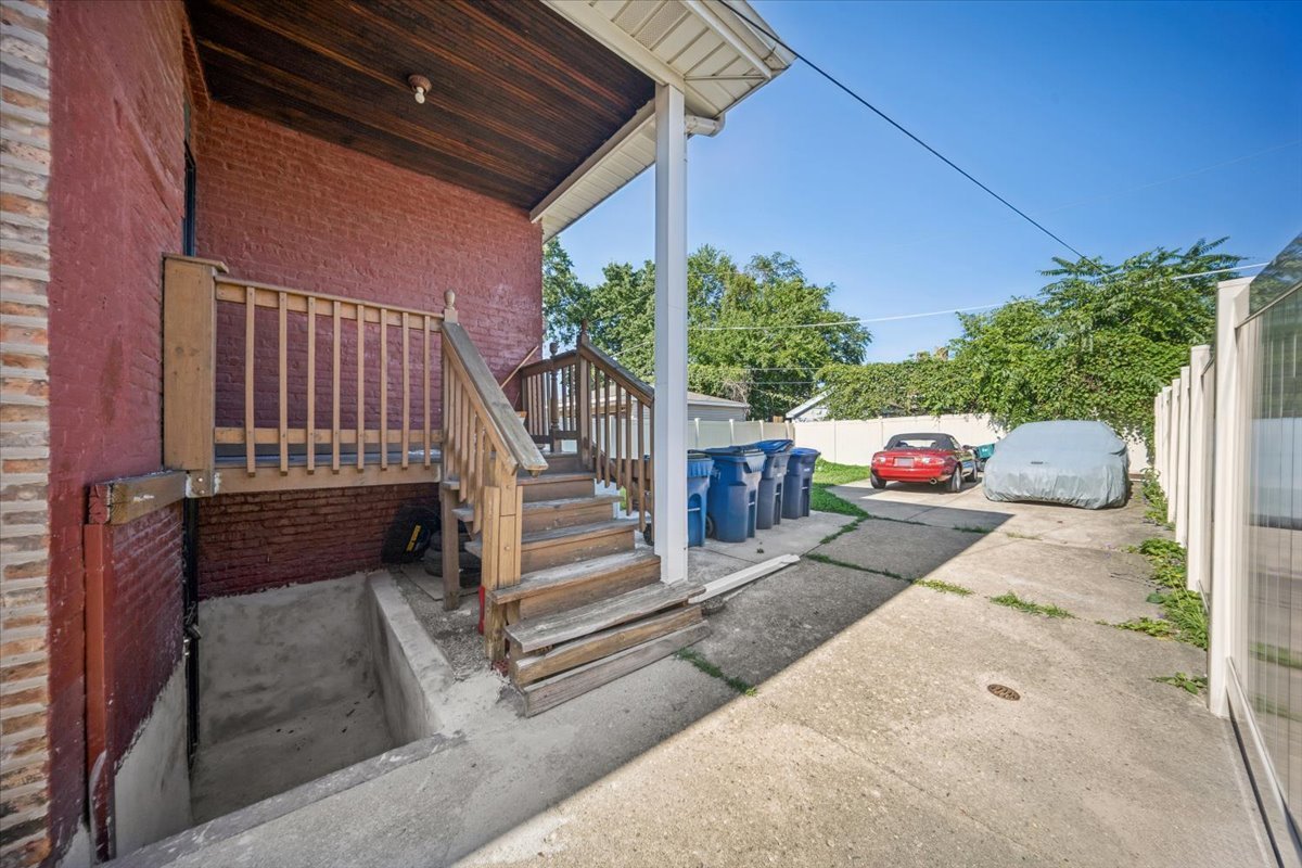 1637 S 10th Avenue Property Photo 21
