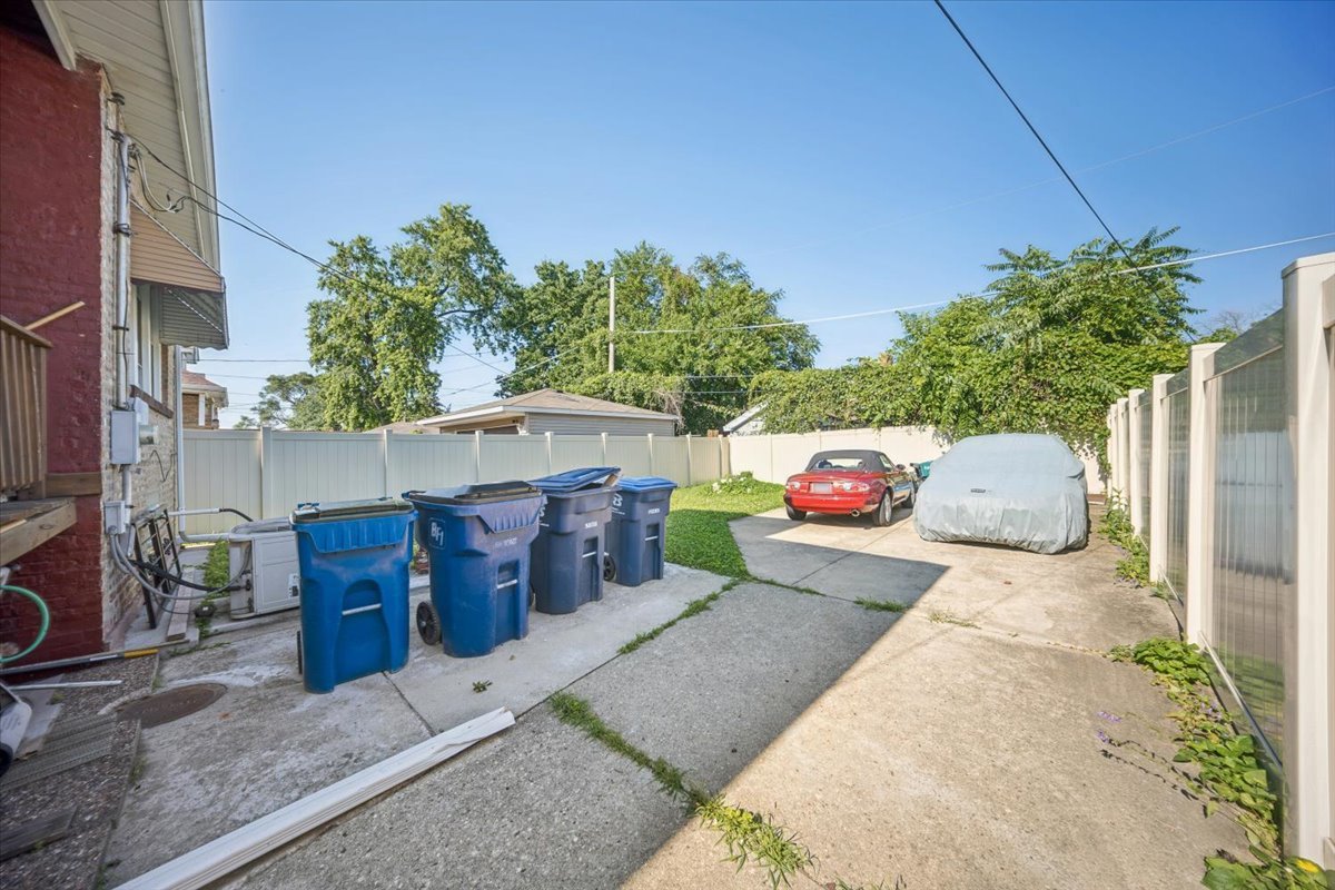 1637 S 10th Avenue Property Photo 23