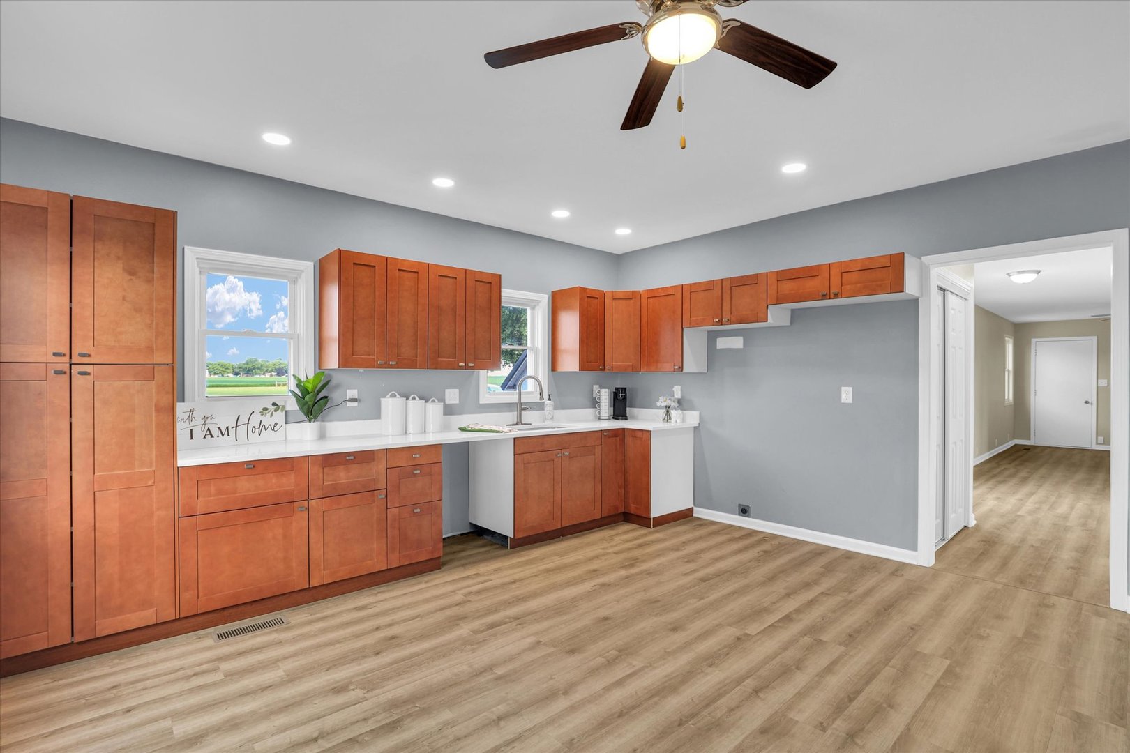 2055 County Road 2500 Road Property Photo 10
