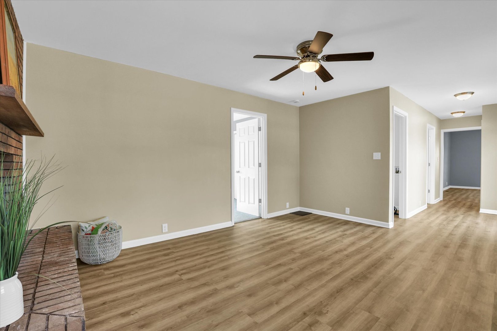 2055 County Road 2500 Road Property Photo 14