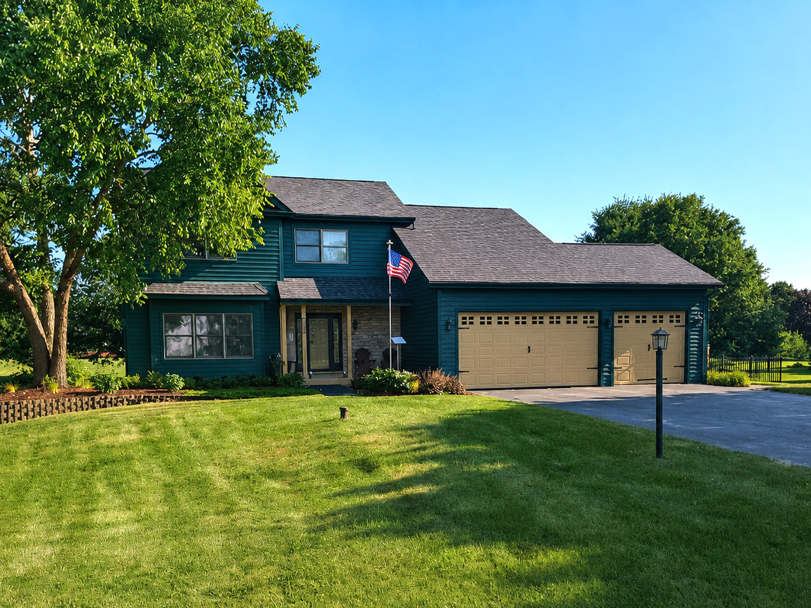2313 S Hidden Trail