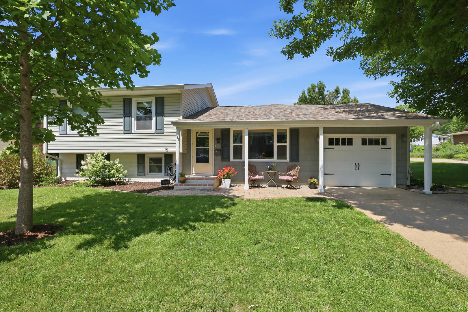 3128 Somerset Drive Property Photo 1