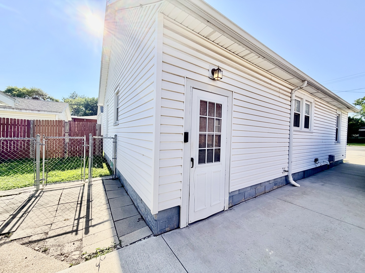 415 E 12th Street Property Photo 13