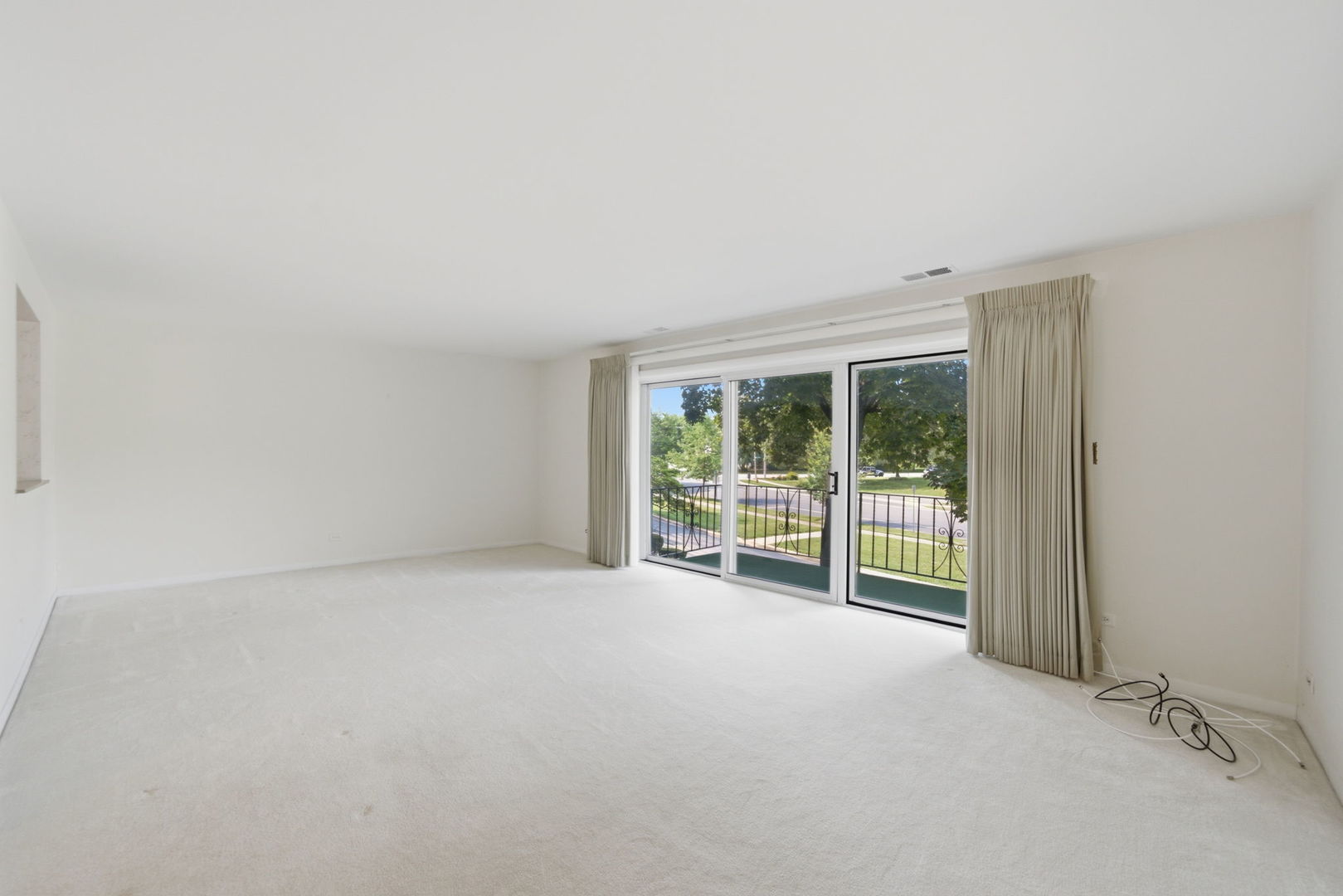 1025 S Fernandez Avenue 2b Property Photo 4