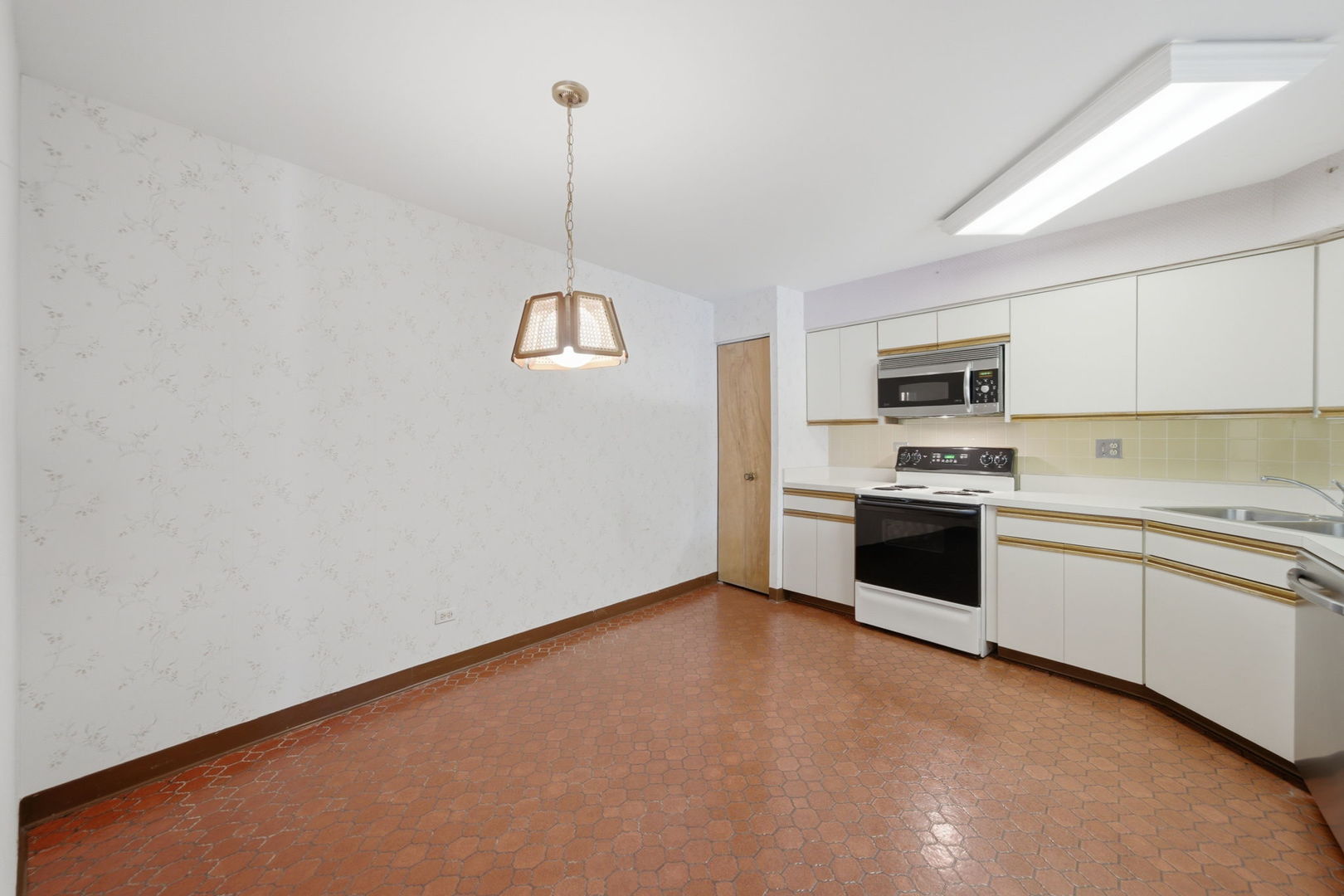 1025 S Fernandez Avenue 2b Property Photo 8