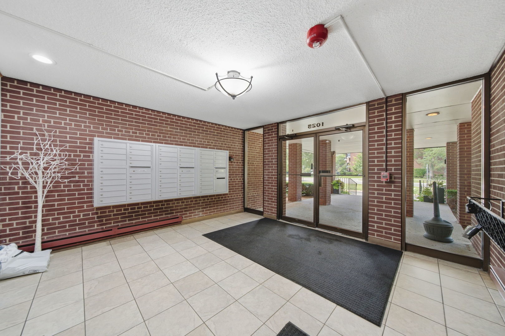 1025 S Fernandez Avenue 2b Property Photo 16