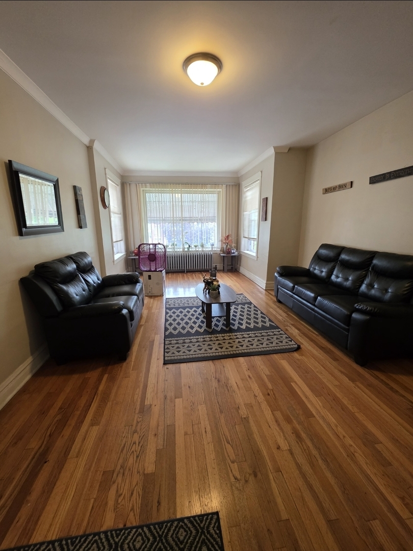 7841 S Loomis Boulevard Property Photo 3