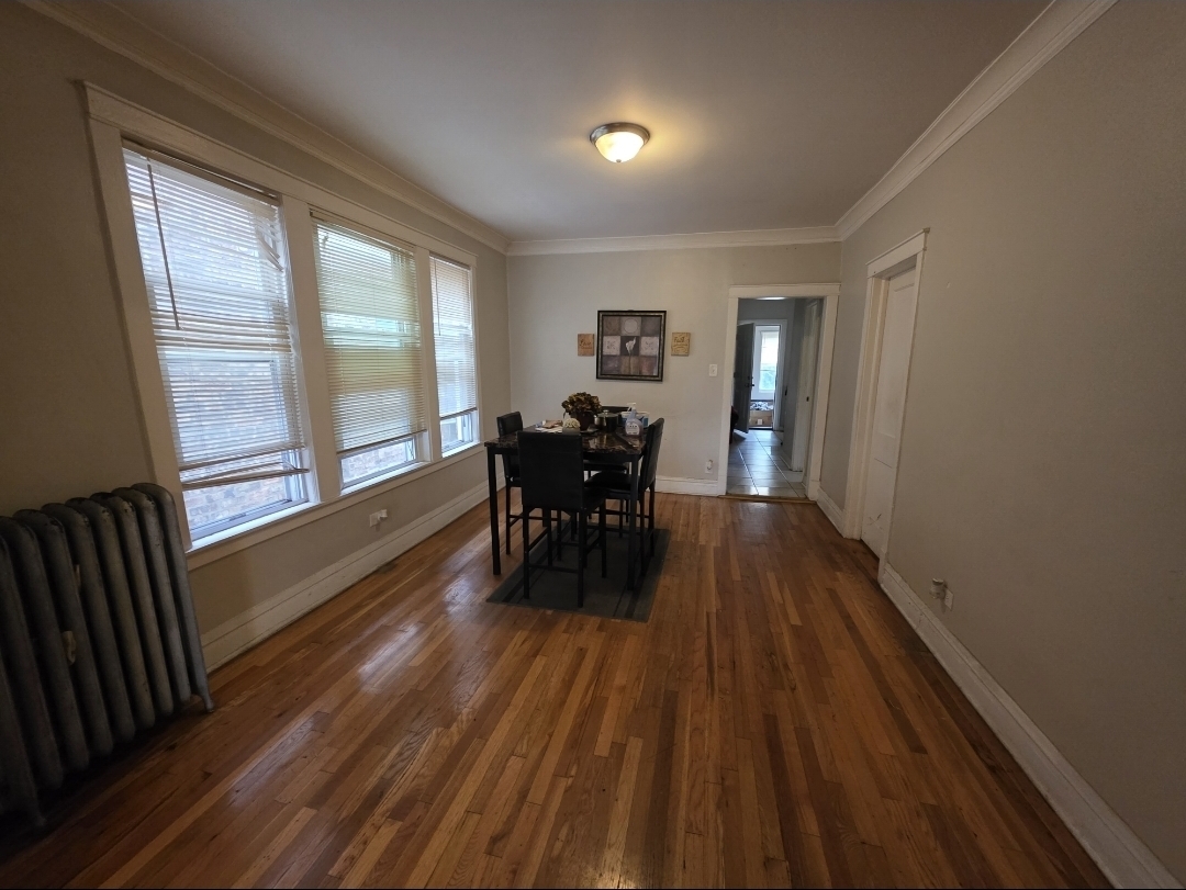 7841 S Loomis Boulevard Property Photo 4