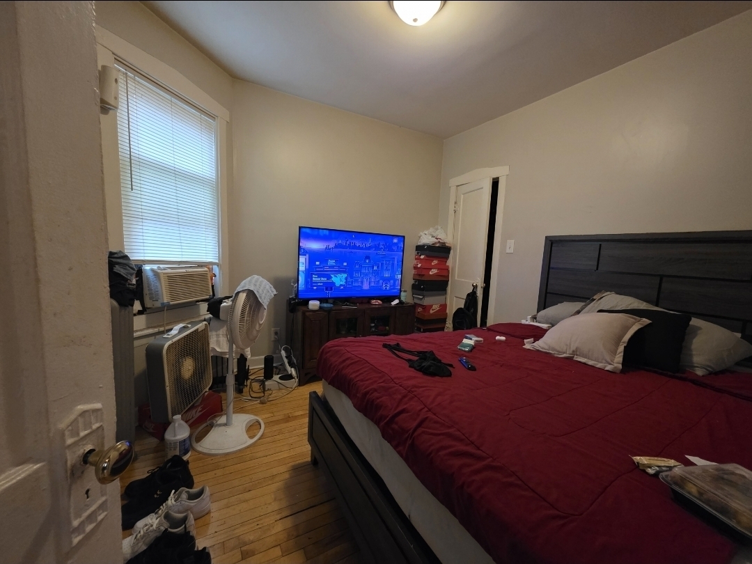 7841 S Loomis Boulevard Property Photo 11