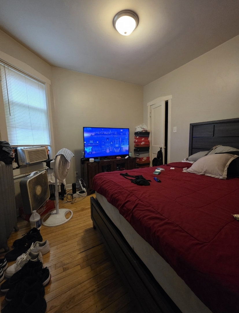 7841 S Loomis Boulevard Property Photo 15