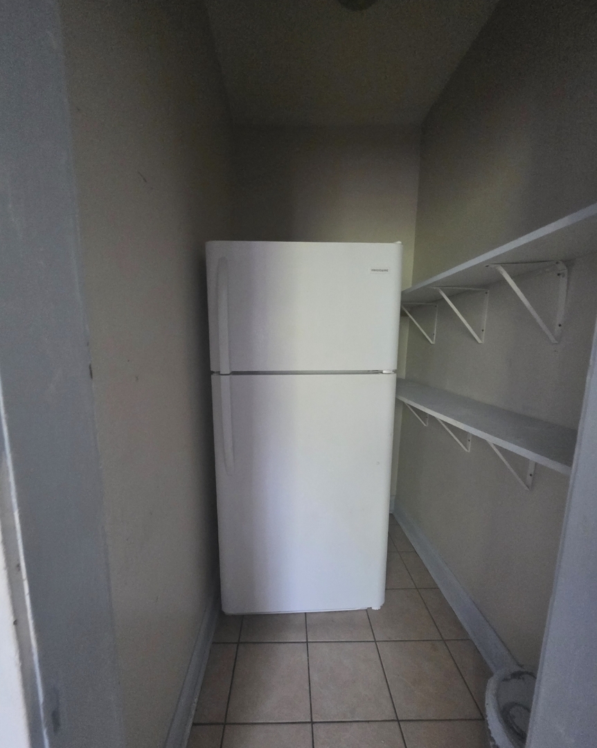 7841 S Loomis Boulevard Property Photo 19