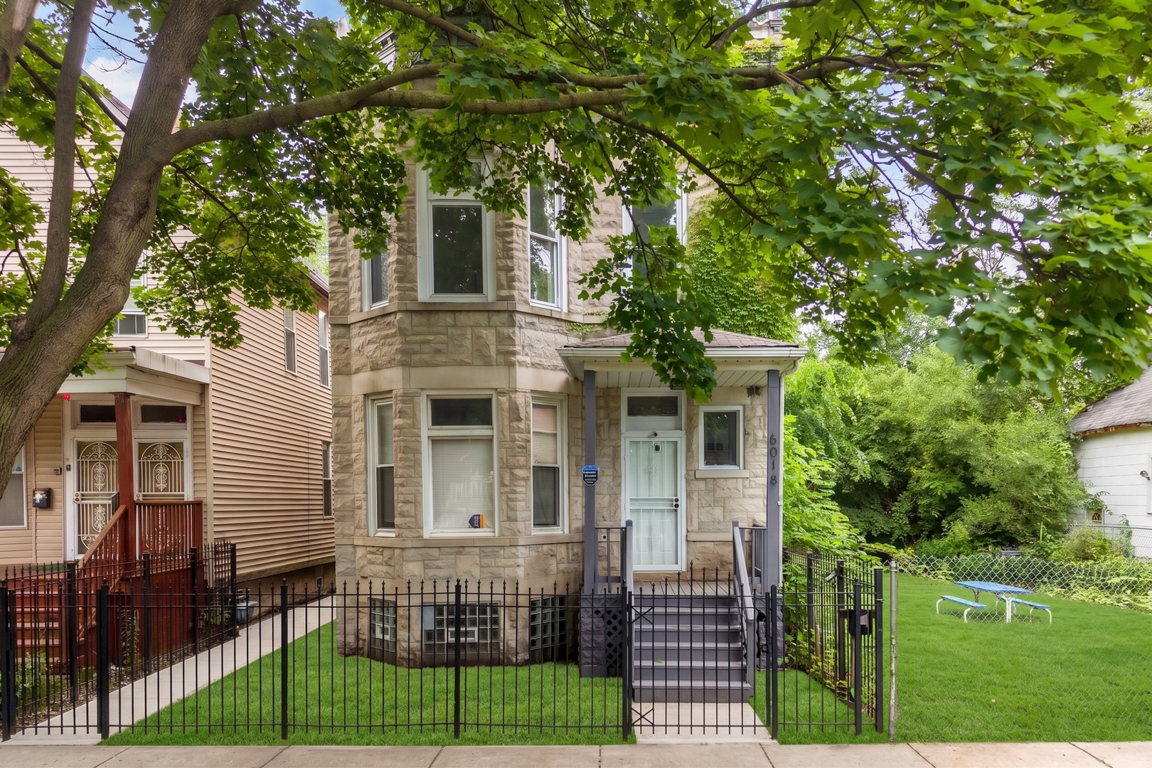 6018 S Sangamon Street Property Photo 1