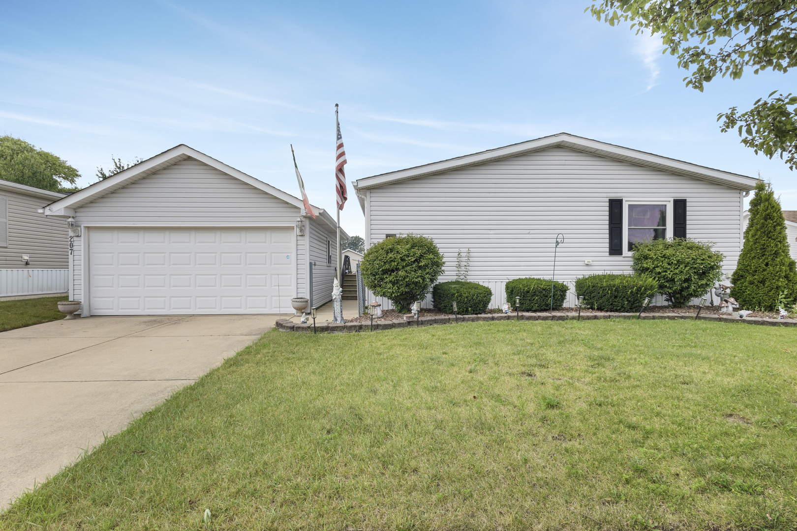 207 Begonia Drive 207 Property Photo 1