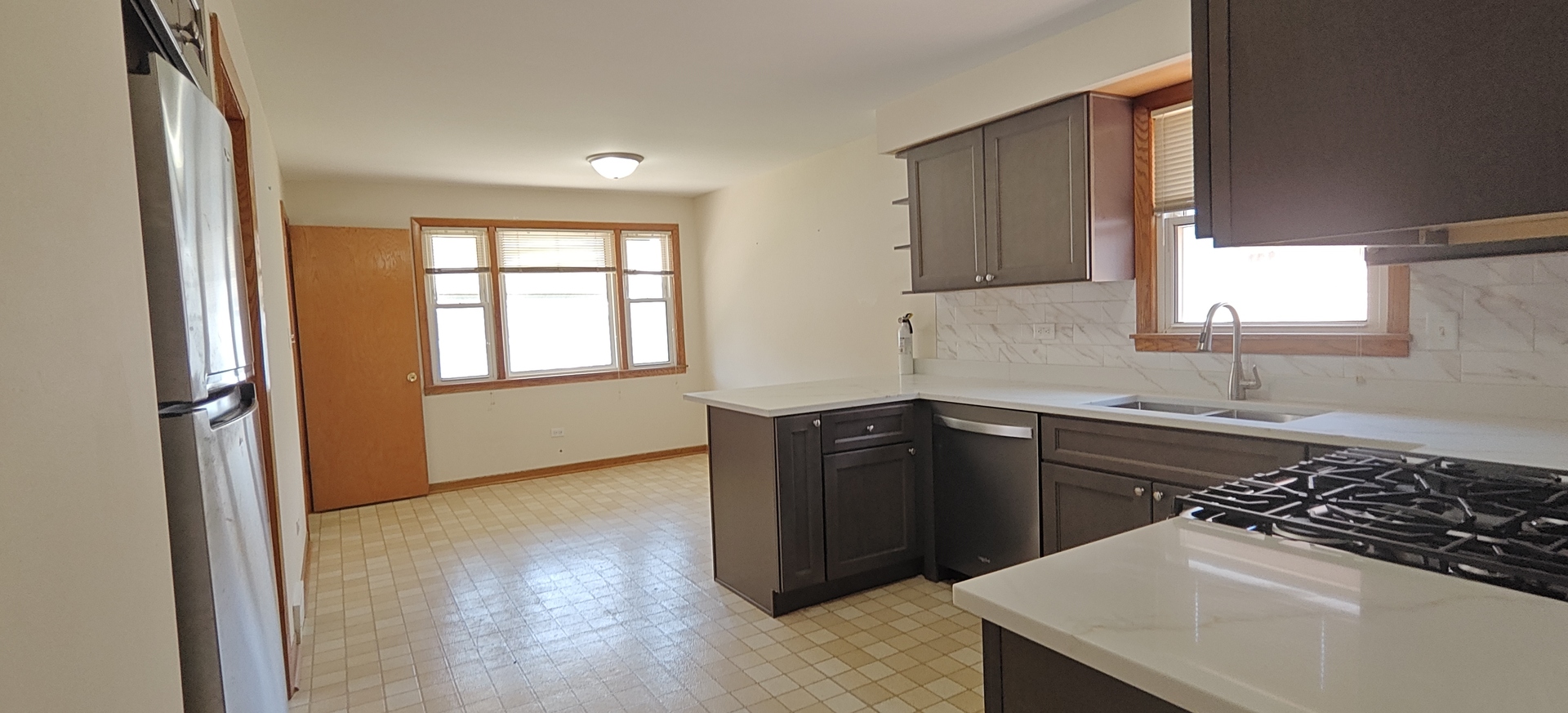 10824 S Sacramento Avenue Property Photo 15