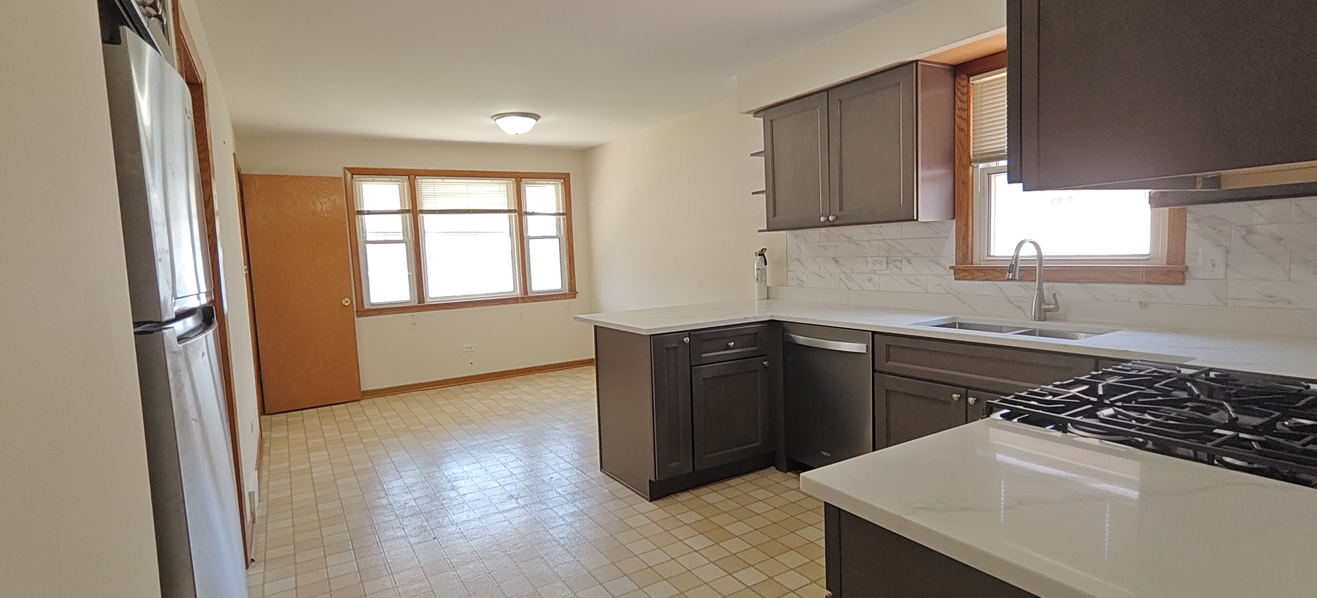 10824 S Sacramento Avenue Property Photo 16