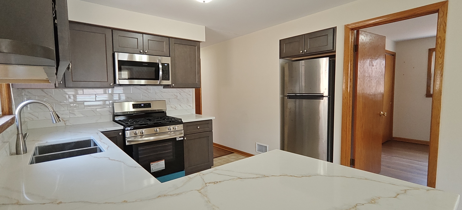 10824 S Sacramento Avenue Property Photo 19