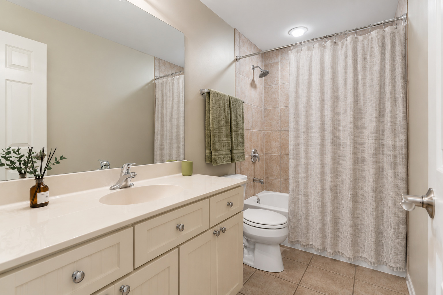 4008 N Kolmar Avenue Property Photo 35
