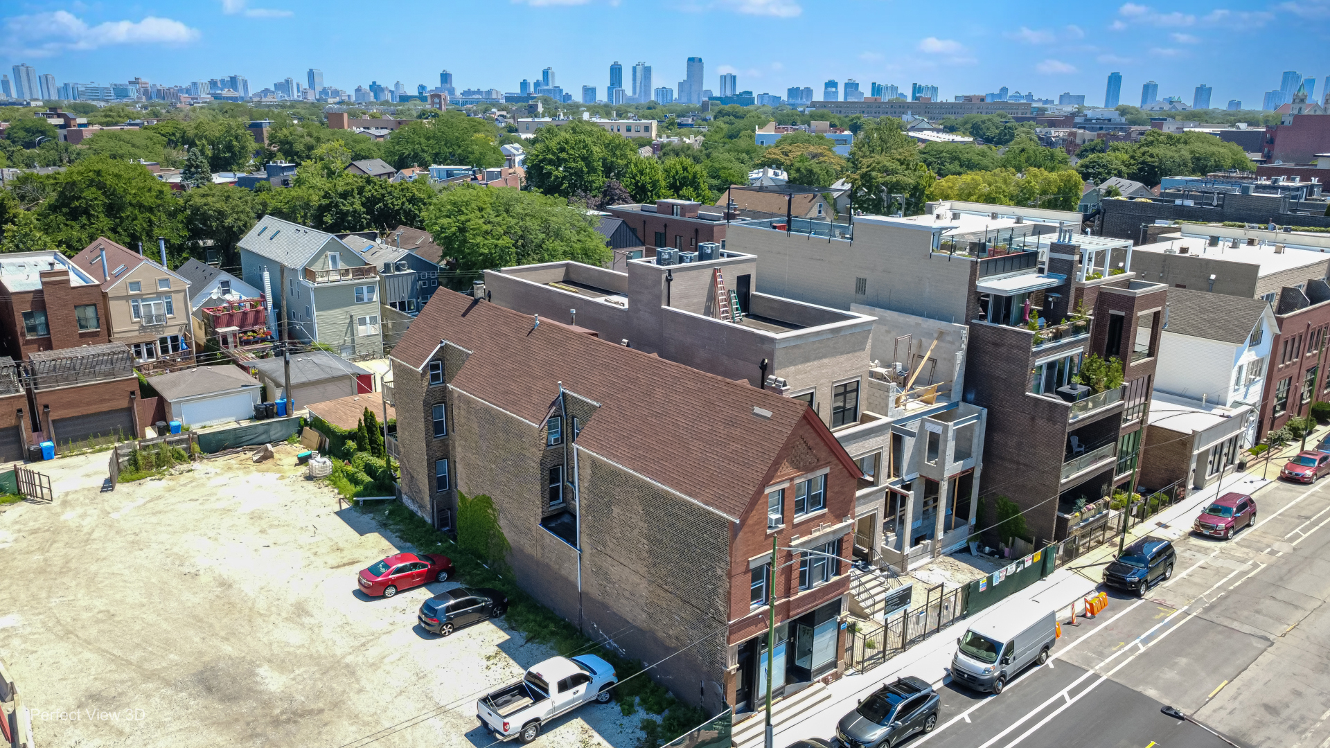 2475 N Clybourn Avenue Property Photo 2