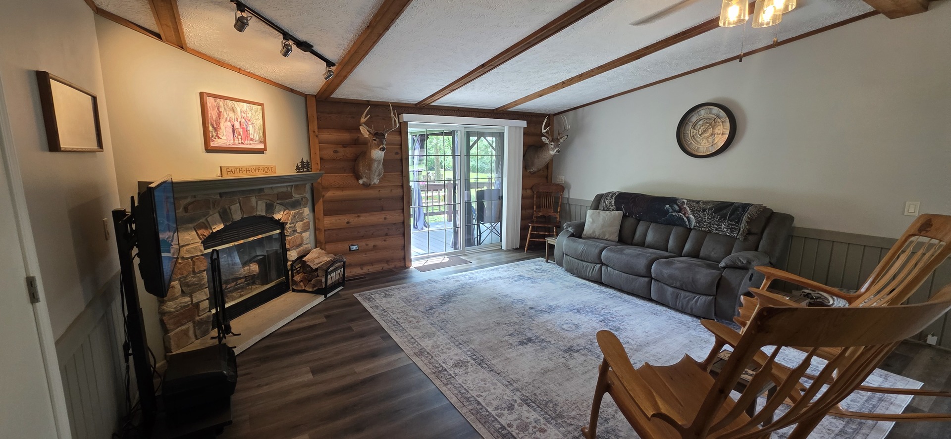 18371 Perry Road Property Photo 15